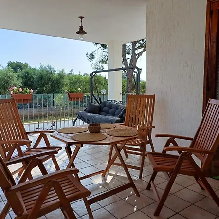 بيت للعطل Al Pineto San Matteo أوستوني